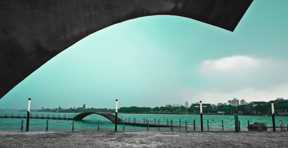 Jinji-lake-Suzhou.jpg