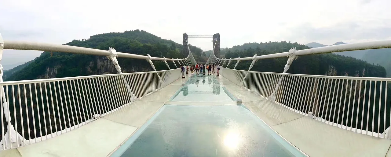 where-is-the-glass-bridge-in-china.jpg